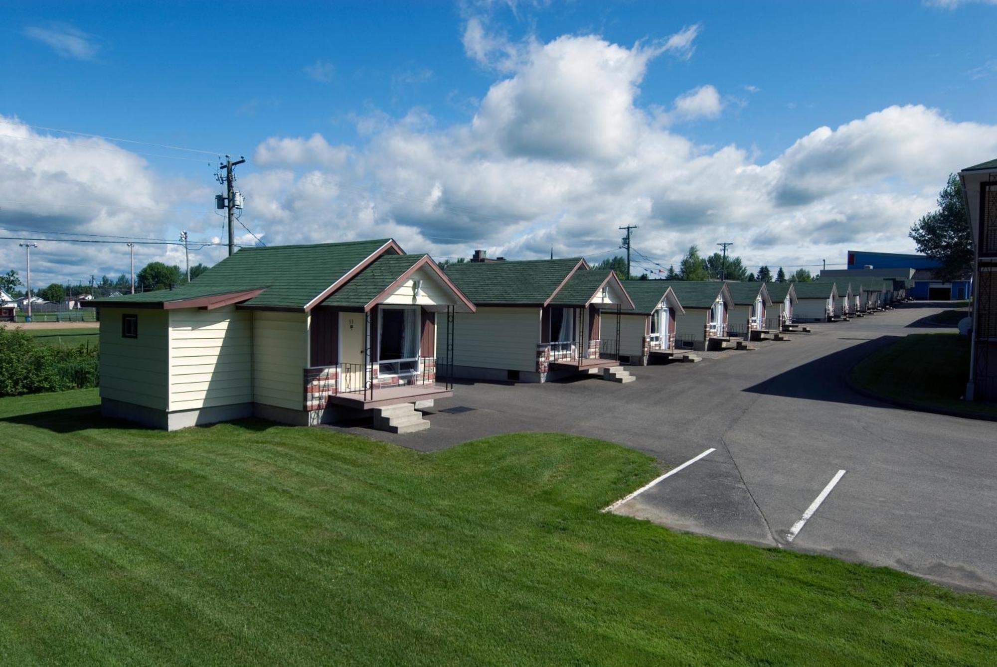Daigle's Motel Saint Leonard Eksteriør billede